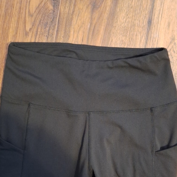 Black High-Waisted Leggings - Picture 2 of 5